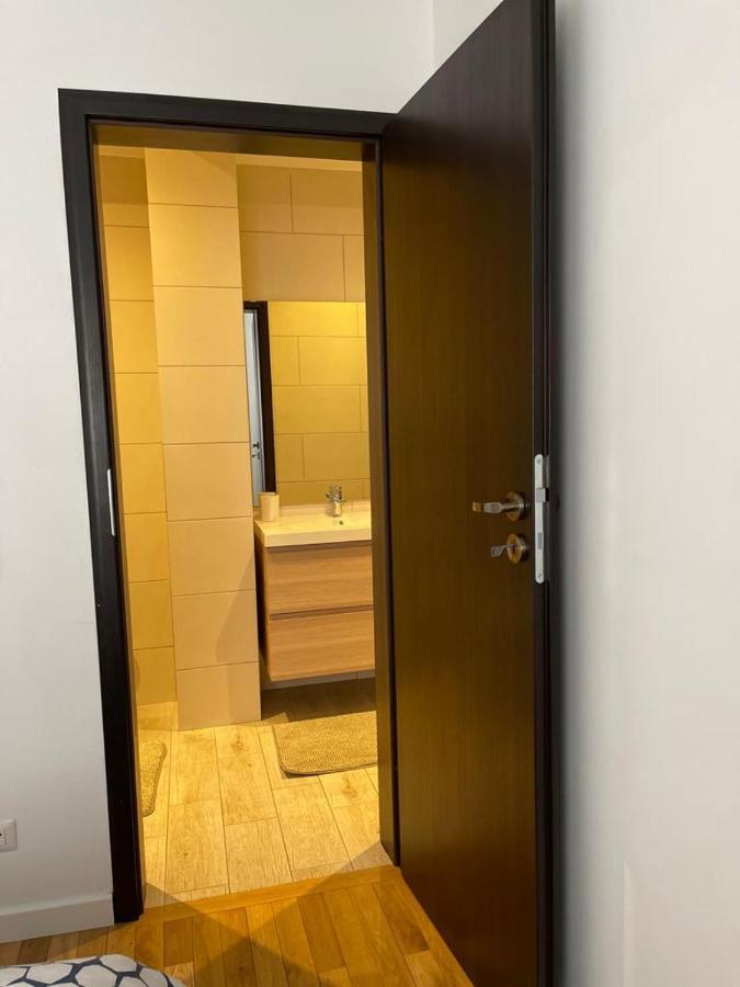 Tinamore Otopeni Exteriör bild